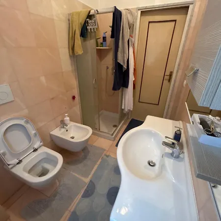 Cozy Near Center Affordable & Charming Homestay