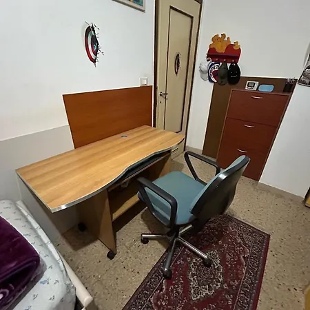 Cozy Near Center Affordable & Charming Homestay